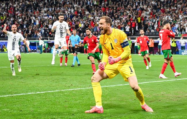 Jan Oblak: Chớ đem thành bại luận anh hùng