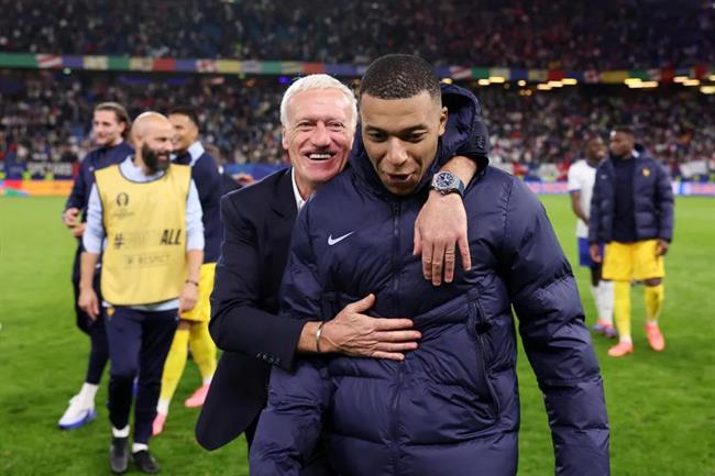 Didier Deschamps khẳng định Mbappe vắng mặt không phải vì bị phạt 1