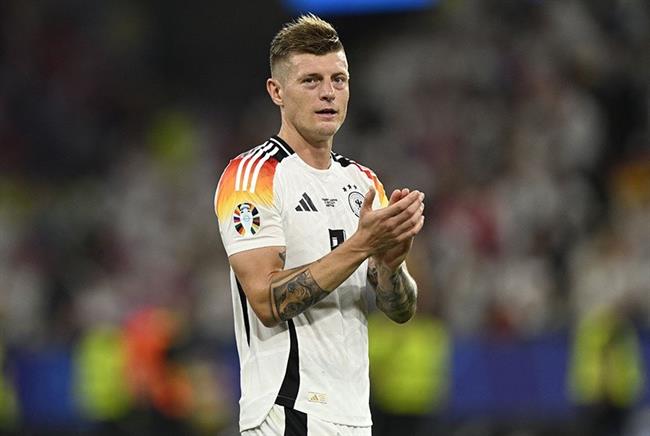 Toni Kroos ngã ngửa với điều luật mới của Bundesliga