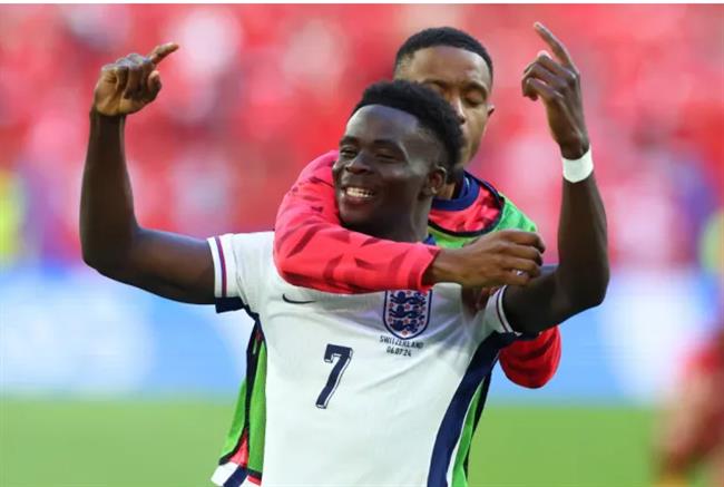 Rio Ferdinand đưa Bukayo Saka lên mây