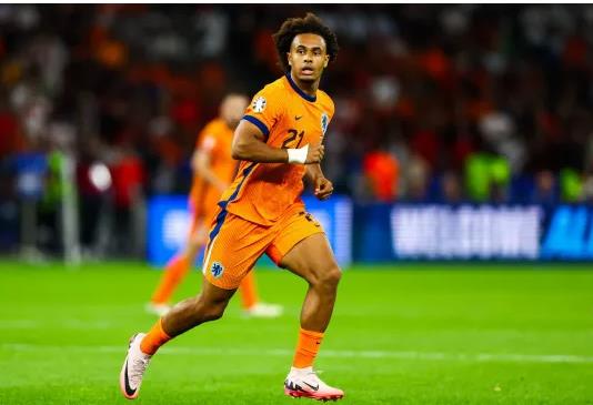 Joshua Zirkzee có trận ra mắt tuyển Hà Lan trước TNK Joshua Zirkzee co tran ra mat tuyen Ha Lan truoc TNK