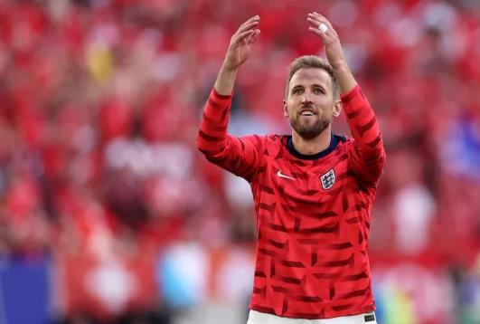 Huyen thoai Arsenal lo ngai Harry Kane khong the lam kho Virgil van Dijk