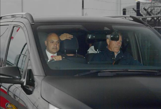 Joshua Zirkzee da co mat tai Manchester