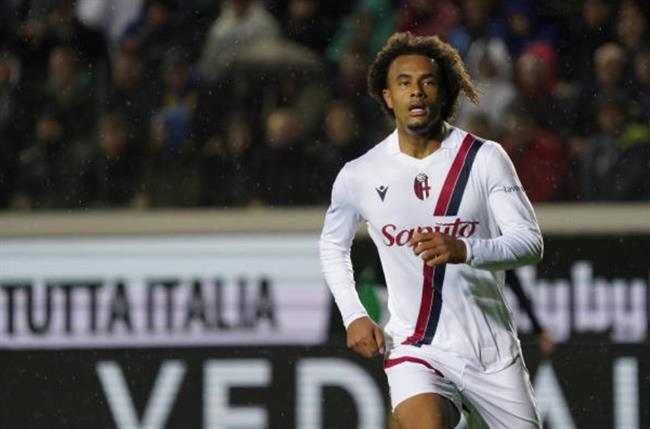 Joshua Zirkzee chuan bi ky hop dong voi MU