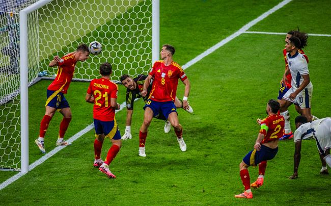 Pha cứu thua ngoạn mục của Dani Olmo gieo sầu cho ĐT Anh