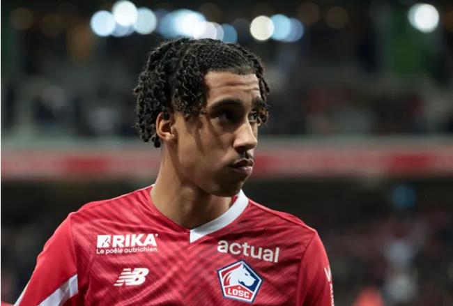 MU dat duoc thoa thuan chieu mo Leny Yoro 