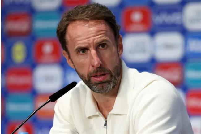 Gary Neville dự đoán tương lai Gareth Southgate Gary Neville du doan tuong lai Gareth Southgate