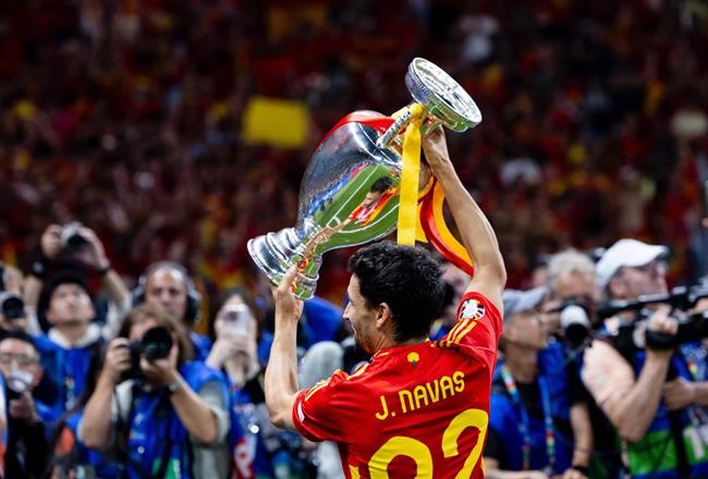 Jesus Navas: Dấu gạch nối giữa hai thế hệ vàng của bóng đá Tây Ban Nha