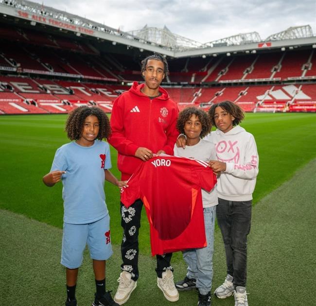 Giám đốc MU tin tưởng Leny Yoro sẽ tỏa sáng hết tiềm năng 1 Giám đốc MU tin tưởng Leny Yoro sẽ tỏa sáng hết tiềm năng 1