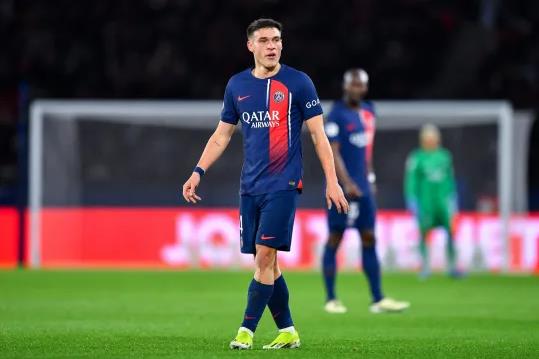 MU đang theo đuổi Manuel Ugarte của PSG MU dang theo duoi Manuel Ugarte cua PSG
