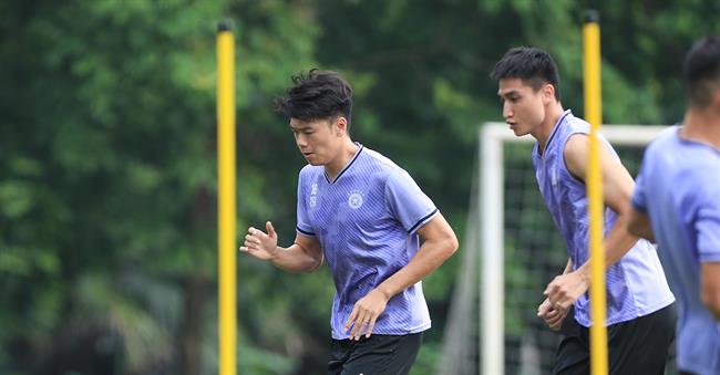 CLB Hà Nội mất trung vệ Nguyễn Thành Chung ở vòng 12 