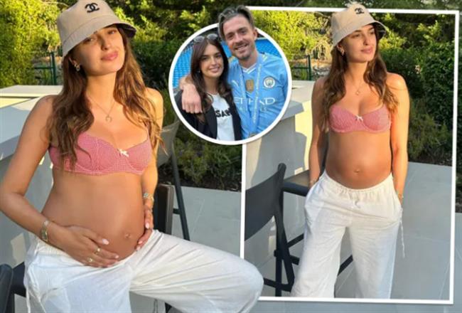 Bạn gái người mẫu của Jack Grealish khoe bụng bầu 