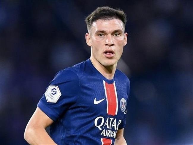 PSG hét giá Ugarte với MU