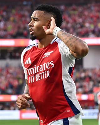 Arsenal không có ý định mua thêm tiền đạo để cạnh tranh với Jesus 1