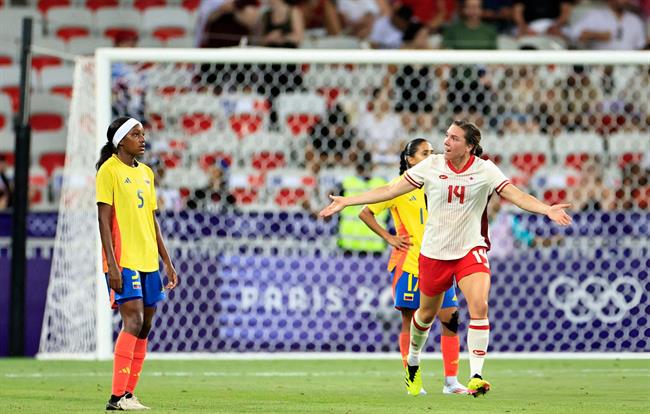 Bị trừ 6 điểm, ĐT Canada vẫn vượt qua vòng bảng Olympic 1 Bị trừ 6 điểm, ĐT Canada vẫn vượt qua vòng bảng Olympic 1