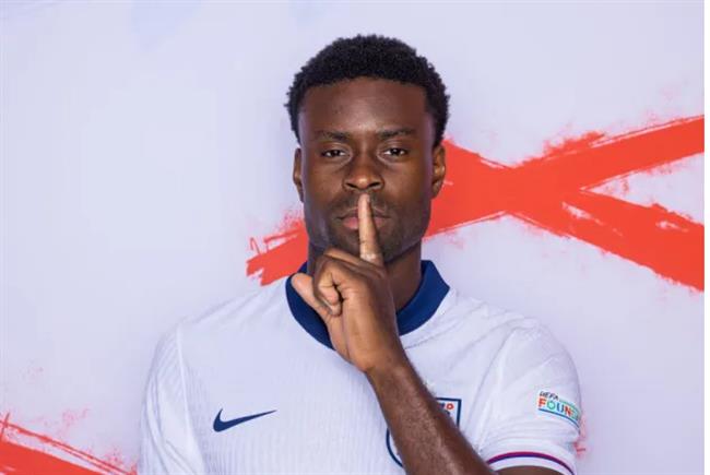 Marc Guehi chơi nổi bật ở Euro 2024 Marc Guehi choi noi bat o Euro 2024