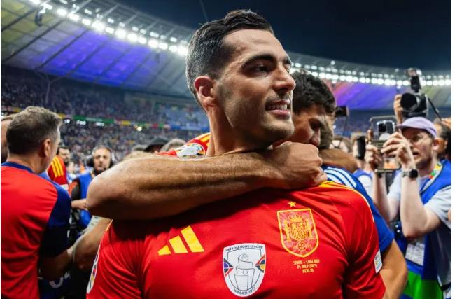 Arsenal sắp hoàn tất việc ký hợp đồng với Mikel Merino Arsenal sap hoan tat viec ky hop dong voi Mikel Merino