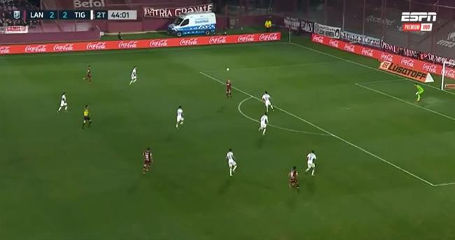 Walter Bou da ghi 1 ban thang tuyet dep