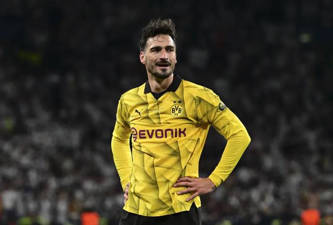 Mats Hummels co the khoac ao Brighton