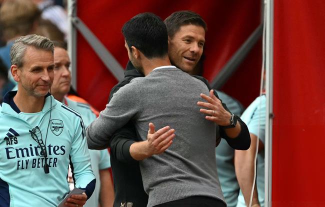 VIDEO Xabi Alonso nhận xét về Mikel Arteta sau trận thua trước Arsenal 1