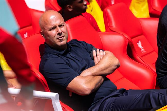 Arne Slot Các cầu thủ cần tính toán mạo hiểm tốt hơn thời Klopp 1