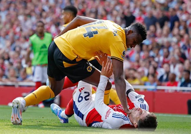 Sao Wolves triệt hạ Moises Caicedo, 1 tuần sau khi bóp cổ Kai Havertz 2 Sao Wolves triệt hạ Moises Caicedo, 1 tuần sau khi bóp cổ Kai Havertz 2