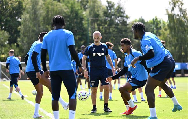 Enzo Maresca thừa nhận gặp khó vì Chelsea có quá nhiều cầu thủ 1