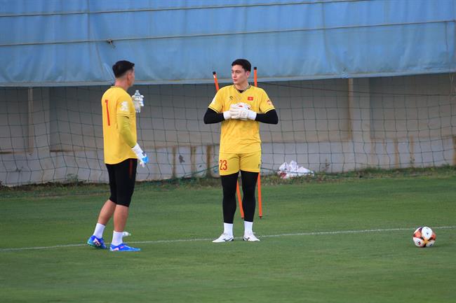 HLV Kim Sang Sik chốt Văn Lâm bắt chính trong trận đấu ĐT Nga