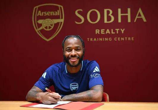 Raheem Sterling gửi thông điệp tới người hâm mộ Arsenal và Chelsea Raheem Sterling gui thong diep toi nguoi ham mo Arsenal va Chelsea