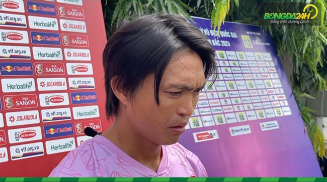 VIDEO: Tiền vệ Tuấn Anh: "HLV Kim Sang Sik đã động viên và nói toàn đội đã chơi hết mình"