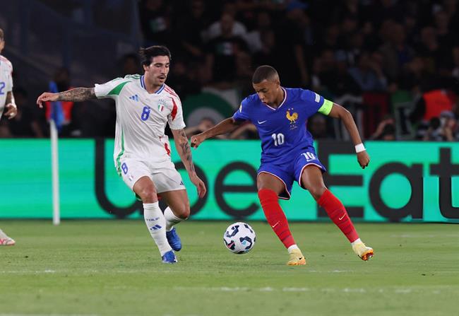 HLV Deschamps thừa nhận Pháp đá dưới sức trước Italia 1 HLV Deschamps thừa nhận Pháp đá dưới sức trước Italia 1