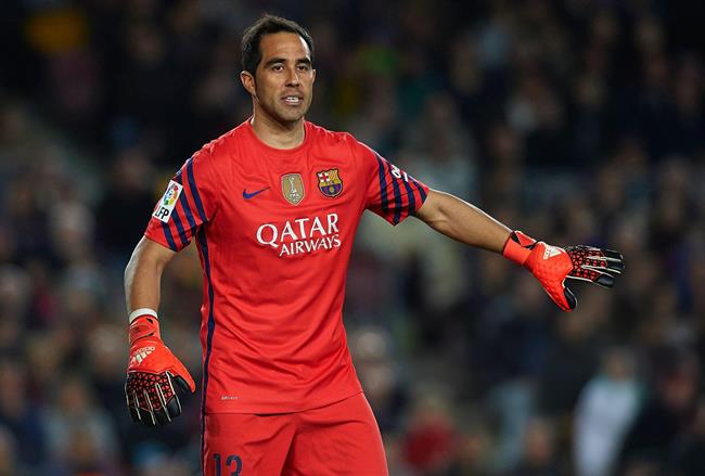 Claudio Bravo sẵn sàng xỏ găng giải cứu Barca Claudio Bravo san sang xo gang giai cuu Barca