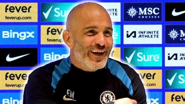 VIDEO: HLV Enzo Maresca gọi phóng viên vào chơi phòng ngự cho Chelsea