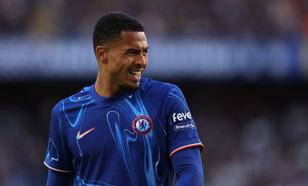  Levi Colwill len tieng cam on HLV Enzo Maresca