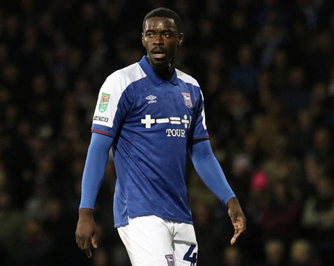 cau-thu-axel-tuanzebe