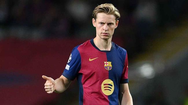 Frenkie de Jong chưa nghĩ đến việc ăn ba cùng Barca 1
