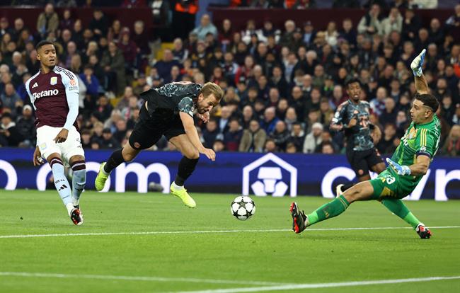 VIDEO: Emiliano Martinez nói gì sau màn trình diễn xuất sắc trước Bayern Munich?