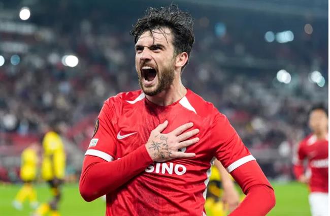 Rafael van der Vaart noi ve Troy Parrott 