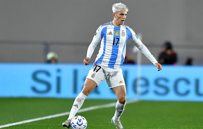 HLV ĐT Argentina động viên Alejandro Garnacho