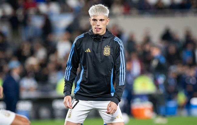 HLV ĐT Argentina động viên Alejandro Garnacho 1