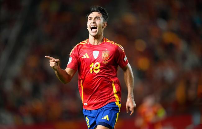 HLV ĐT Tây Ban Nha chỉ ra cầu thủ xuất sắc chỉ sau Rodri 1