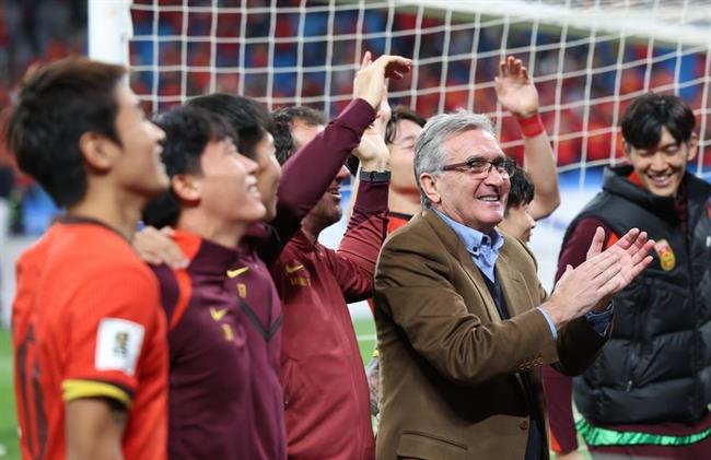 HLV Branko Ivankovic thẳng tay loại những sao nhập tịch của ĐT Trung Quốc