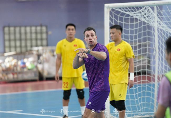 ĐT futsal Việt Nam rèn kỹ năng dứt điểm trước thềm giải vô địch Đông Nam Á 2 ĐT futsal Việt Nam rèn kỹ năng dứt điểm trước thềm giải vô địch Đông Nam Á 2