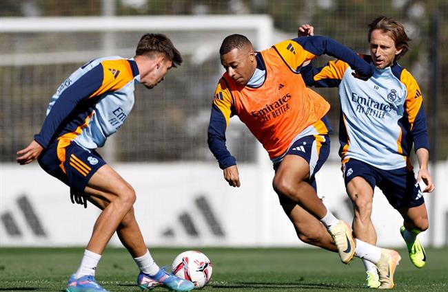 HLV Carlo Ancelotti tiết lộ tình hình Mbappe giữa bão chỉ trích 1