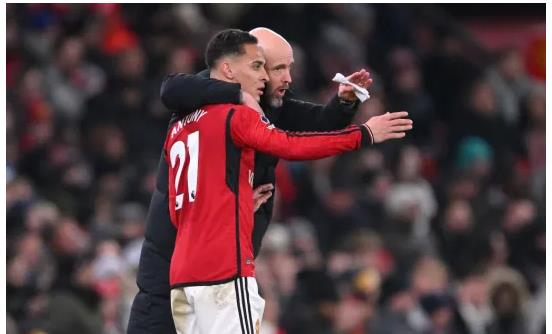 Alan Shearer chỉ ra cầu thủ khiến HLV Ten Hag bị sa thải ở MU 1 Alan Shearer chỉ ra cầu thủ khiến HLV Ten Hag bị sa thải ở MU 1