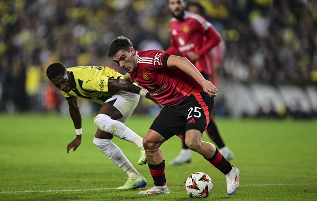 Erik ten Hag đánh giá cao đóng góp của Manuel Ugarte 1