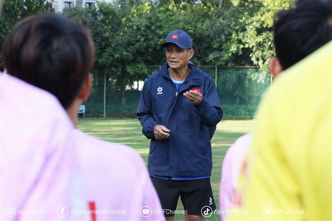 HLV Mai Đức Chung lọt top 3 thuyền trưởng ĐTQG lớn tuổi nhất thế giới 1