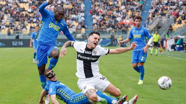 Juventus đối đầu với Parma Đội chủ nhà tìm kiếm chiến thắng để thu hẹp khoảng cách với Napoli