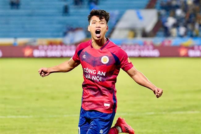 Văn Thanh nghỉ thi đấu 7 tháng sau phẫu thuật 1