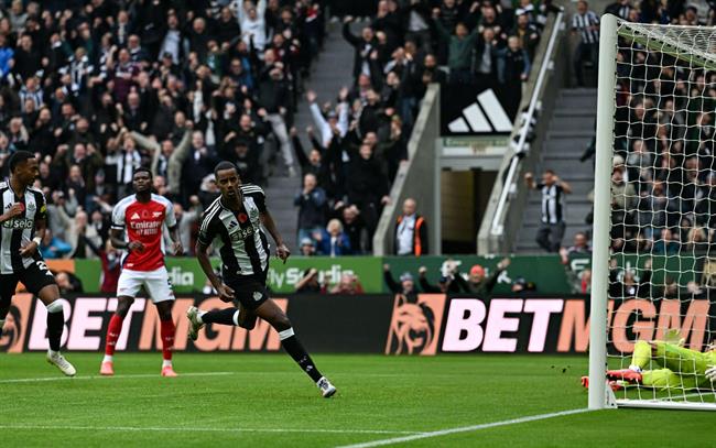 Alexander Isak lên tiếng sau bàn thắng hạ gục Arsenal 1 Alexander Isak lên tiếng sau bàn thắng hạ gục Arsenal 1